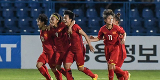 Sau khi được trọng thưởng, đội tuyển nữ Việt Nam lại nhận được niềm khích lệ từ quê nhà