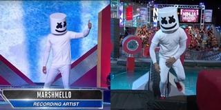 DJ bí ẩn nhất thế giới Marshmello đi thi Sasuke bản Mỹ vẫn chụp mũ sùm sụp và cái kết khó tin