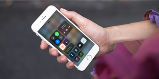Apple nhập cuộc điều tra lỗi tên iPhone mới