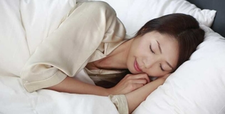 Mẹo Mua Sắm: Chọn gối ngủ đúng cách cho giấc ngủ ngon