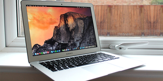 Macbook Air 2018 sẽ mất vị thế độc tôn, hãy coi chừng sự vươn lên của laptop Window!
