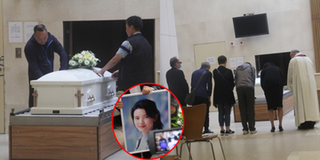 Lễ hỏa táng Lam Khiết Anh: Chị gái tiều tụy, người thân òa khóc nức nở giây phút tiễn biệt