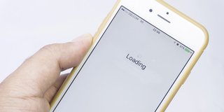 iPhone của bạn chạy chậm, nhanh hết pin? Hãy xóa ngay app quen thuộc này nhé!