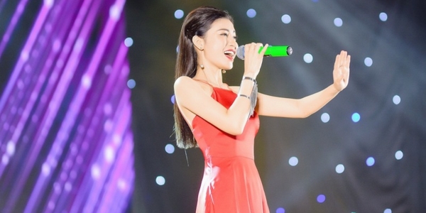 Quán quân The Voice 2018 -  Ngọc Ánh khiến fan tan chảy khi hát lại bản hit "triệu view" đầu đời