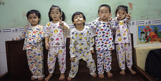 5 em bé trong ca sinh 5 duy nhất tại Việt Nam ra sao sau 6 năm?