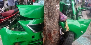 TP.HCM: Taxi "điên" gây tai nạn liên hoàn khiến nhiều người bị thương