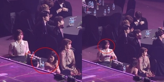 Nayeon - Jungyeon cười nhí nhố khi BTS phát biểu, trưởng nhóm TWICE có hành động bất ngờ