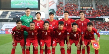 Trước trận đấu quyết định, thầy Park: "Tuyệt đối không chuyện bạn gái các cầu thủ ra sân cổ vũ" Trước trận đấu quyết định, thầy Park: "Tuyệt đối không chuyện bạn gái các cầu thủ ra sân cổ vũ"