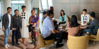 Lần đầu sang Philippines, H'Hen Niê được truyền thông nước bạn săn đón thế này