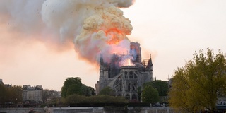 Lý do thực sự khiến đám cháy tại Nhà thờ Đức Bà Paris trở nên kinh khủng, mất kiểm soát