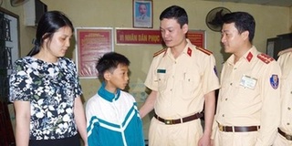 Cậu bé đạp xe hàng trăm cây số từ Nam Định lên Hà Nội thăm mẹ bị ốm gây xúc động