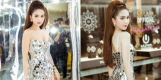Ngọc Trinh tiếp tục diện váy siêu ngắn, khoe đường cong quyến rũ ở Singapore