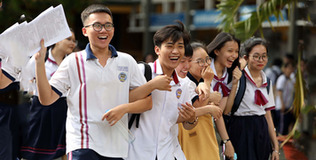 Thủ khoa thường là học sinh nông thôn?: Càng khó khăn càng có ý chí học tập