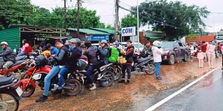 Đèo Bảo Lộc được thông xe, hàng trăm du khách thở phào nhẹ nhõm sau khi vật vạ ngoài đường