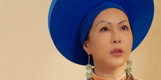 Hoa hậu Thu Hoài đầy quyền lực trong Phượng Khấu