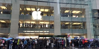 “Dân chơi” ngồi nhà, bỏ 3 triệu đồng thuê người xếp hàng mua iPhone 11