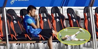 Fan xót xa khi thấy Quang Hải ngồi buồn trên ghế dự bị sau chấn thương