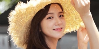 Jisoo là thành viên đầu tiên của BLACKPINK lấn sân Việt Nam năm 2020