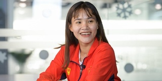 Cầu thủ nữ ĐT Việt Nam nhận đủ tiền thưởng, vui như hội về quê ăn Tết