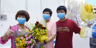 Hai cha con nhiễm Covid-19 đầu tiên ở Việt Nam gửi tâm thư tới bác sĩ