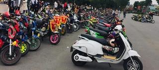 Loạt học sinh Nam Định tụ tập "off" hội xe đạp điện gây tranh cãi