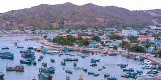 Ngỡ ngàng với cảnh sắc của cung đường biển đẹp nhất Nam Trung Bộ