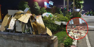 Sét đánh 2 người tử vong, hơn 20 cột đèn trang trí gãy đổ ở Nghệ An