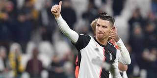 Ronaldo trở thành tỉ phú đầu tiên của giới cầu thủ bóng đá