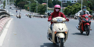Cư dân mạng than trời vì nắng nóng oi bức tại Hà Nội