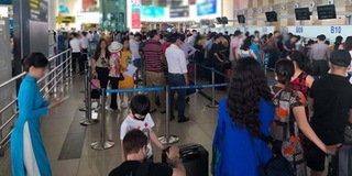 Sân bay Nội Bài lại gặp sự số vì xe kéo máy bay bị gãy chốt