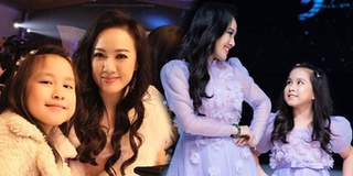 Ái nữ của BTV Hoài Anh diện váy đôi, tự tin sải bước cùng mẹ