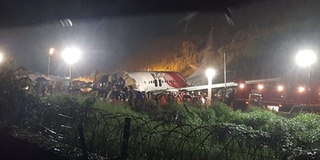 Máy bay rơi ở Ấn Độ khiến hàng chục người thương vong