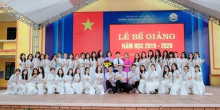 Lớp học ở Hà Nội có 5 thủ khoa, hầu hết cả lớp trên 8 điểm Ngữ Văn