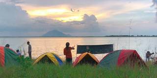 Mem Việt Nam Ơi gợi ý điểm camping gần Sài Gòn: Hồ Dầu Tiếng bình yên