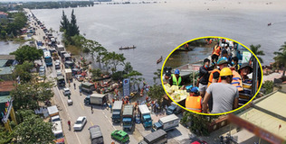 Khung cảnh tấp nập, hối hả đến kẹt xe của đoàn cứu trợ vào miền Trung