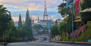 Đà Lạt yên ả trong bình minh, thoạt nhìn cứ ngỡ đang ở trời Tây