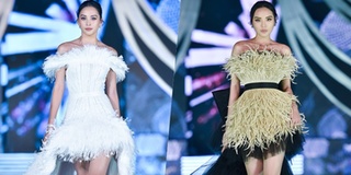 Trần Tiểu Vy - Kỳ Duyên catwalk trên sân khấu Hoa hậu Việt Nam 2020