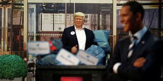 Thực hư việc bảo tàng nổi tiếng vứt tượng ông Trump ra sọt rác