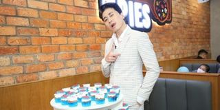 Karik trở thành “Hoàng tử pizza” khuấy động buổi khai trương cửa hàng thứ 50 của Domino’s Pizza