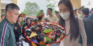 Công Vinh ra sức yêu cầu xếp hàng trước tình trạng người dân chen lấn