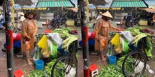 Xót xa người phụ nữ 60 tuổi, mắc bệnh hiểm nghèo vẫn đội mưa bán rau