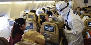 Tiếp viên hàng không Trung Quốc được khuyên đóng bỉm khi làm việc