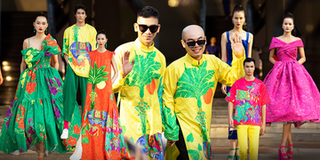 Bữa tiệc thời trang thịnh soạn đầu năm 2021 của NTK Vũ Ngọc Son