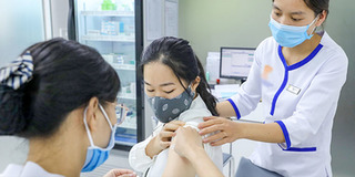 Việt Nam sẽ tiêm miễn phí vaccine ngừa Covid-19 cho người dân