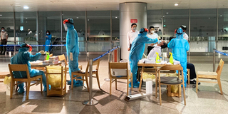 Nhân viên sân bay Tân Sơn Nhất có thể nhiễm chủng virus Nam Phi