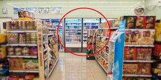 Vị trí tủ lạnh ở cửa hàng tiện lợi tưởng đặt bừa nhưng sự thật khác xa