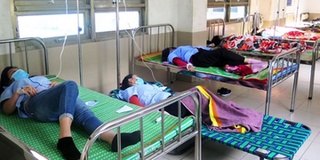 Ăn Tết chuồng trâu, nhiều người mắc "bệnh lạ", 3 ca không qua khỏi