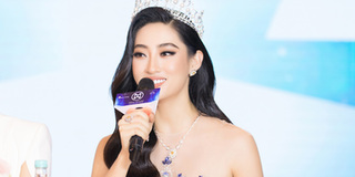 Hoa hậu Lương Thùy Linh và những lần "nuốt mic" khi trả lời phỏng vấn