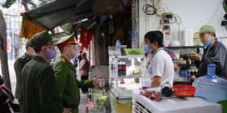 Hà Nội: Tạm dừng hoạt động quán ăn, trà đá, cà phê vỉa hè