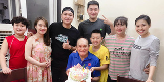 Duy Phước đăng ảnh gia đình tụ họp mừng sinh nhật Duy Phương